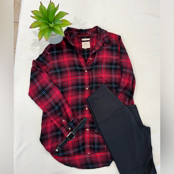 AMERICAN EAGLE PLAID BUTTON DOWN - Picture 1 of 7